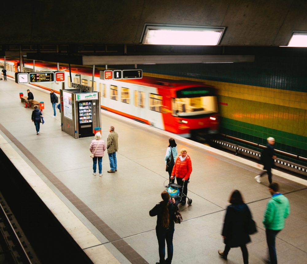 pexels-markus-spiske-3671142